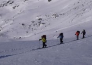  Camicrema con raquetas de nieve 
